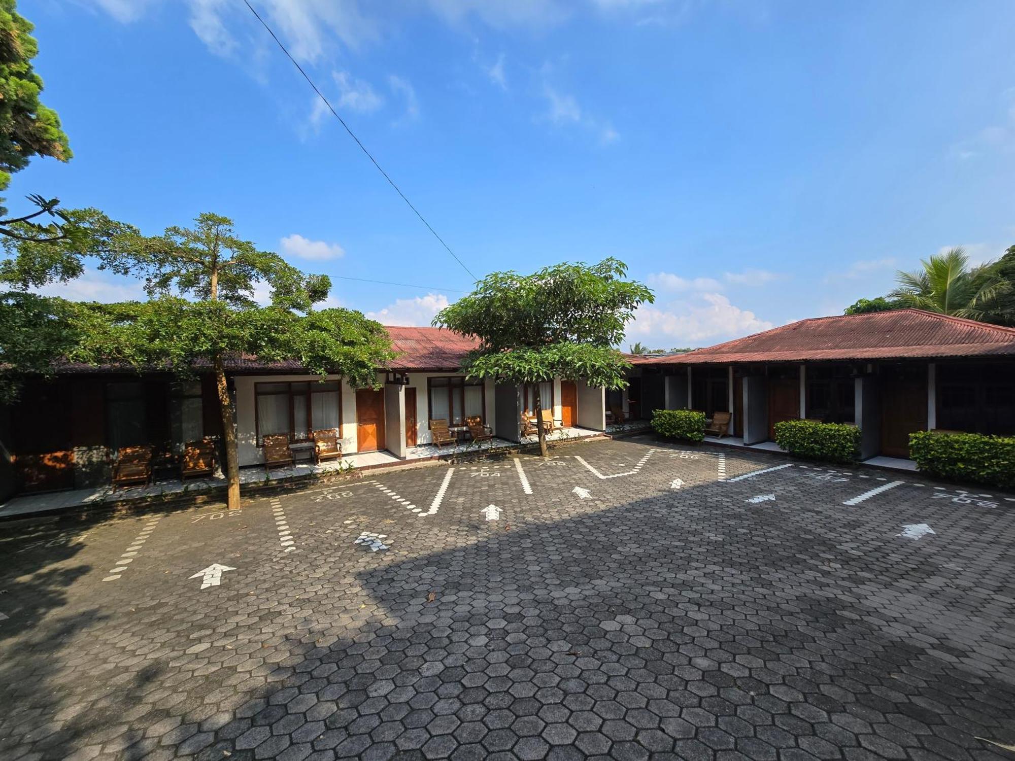 Kusma Hotel Bandungan Семаранг Экстерьер фото